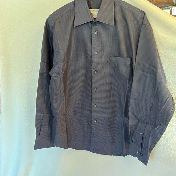 Designer Men's Shirt in Black - Picture 2 of 3